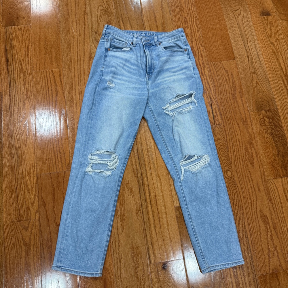 American Eagle Outfitters Light Wash Ripped Boyfriend Jeans